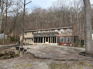 90 Emmans Rd, Ledgewood, NJ 07852