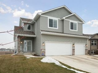 173 Pottok Ln, Shakopee, MN 55379