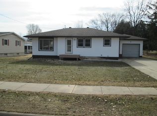 406 E Water St, Fayette, IA 52142