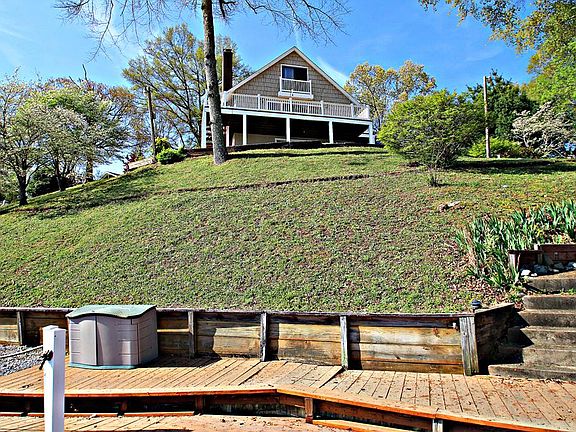 3rd image of 49 Dogwood Ln
