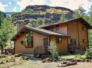 1022 Canyon Way W, The Dalles, OR