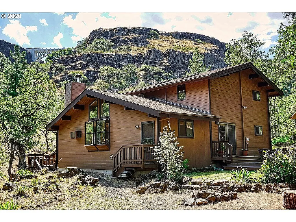 1022 Canyon Way W photo 1