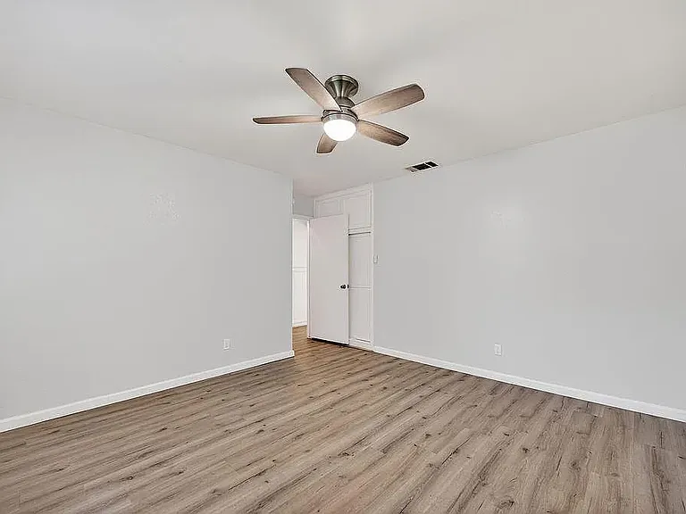 3308 Windsor Dr — Photo 9
