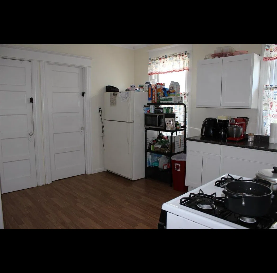 3 bed, $1,800 — Photo 1