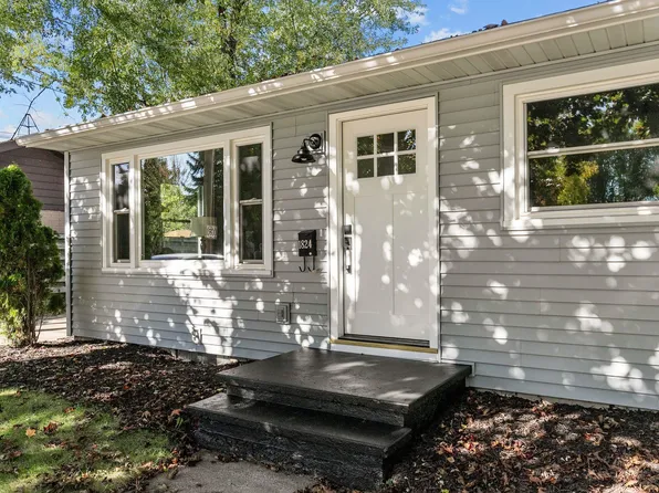 1824 E College Ave, Appleton, WI 54915