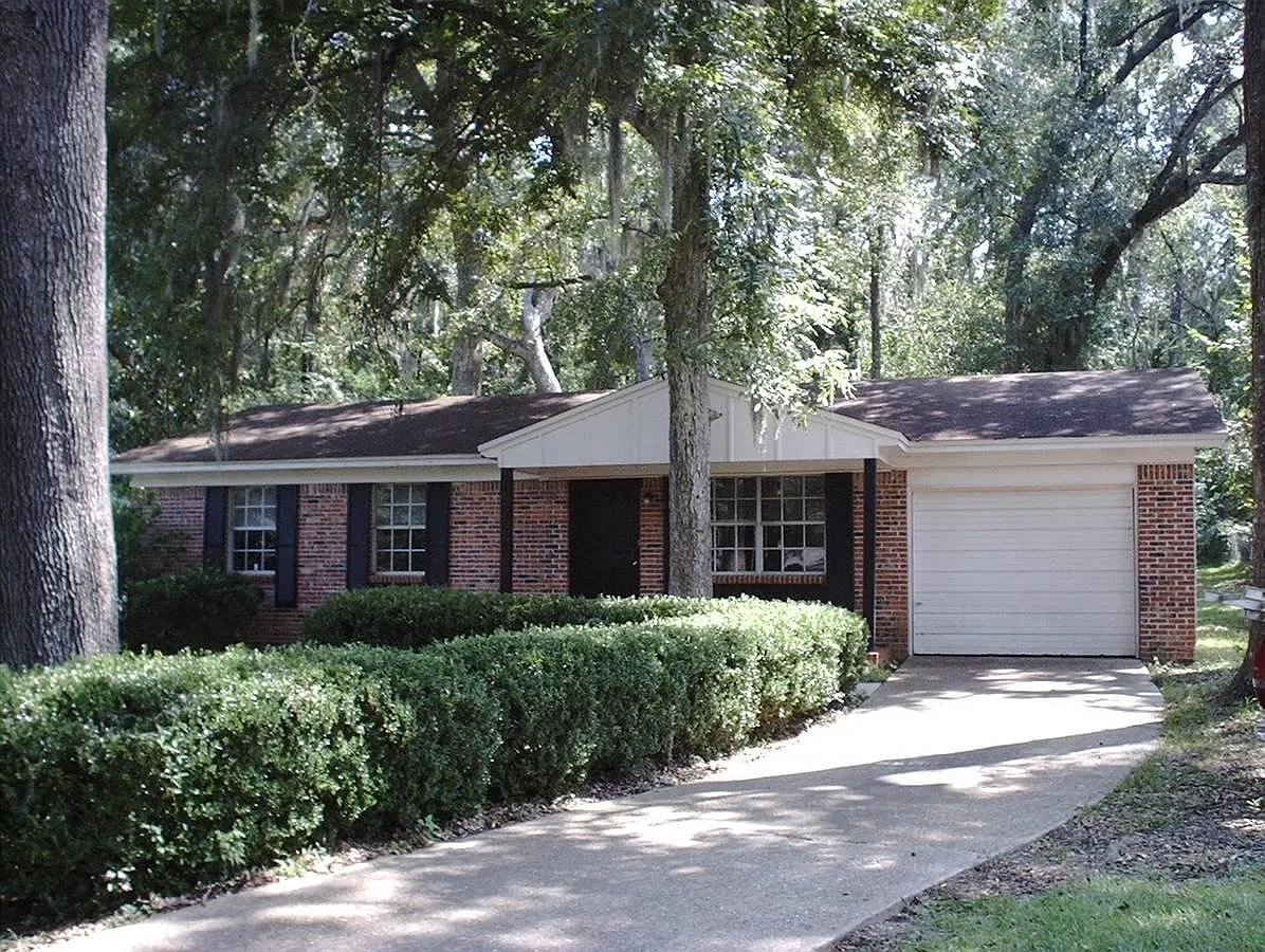 3 bed, 1450 sqft, $1,695 — Photo 2