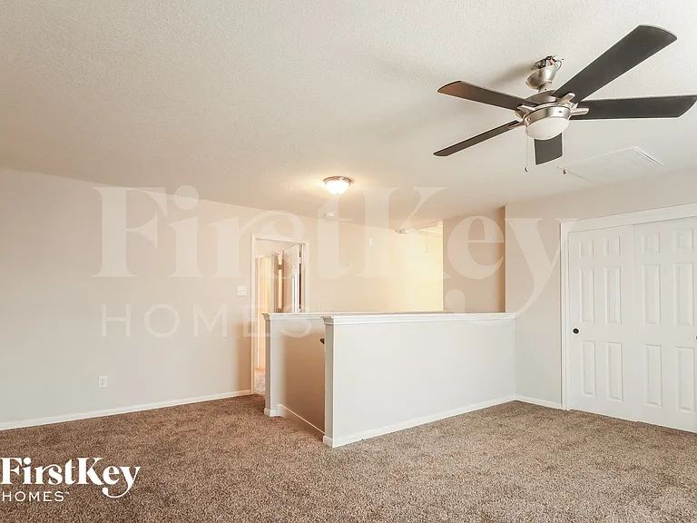 7223 Foxcrest Ln — Photo 6