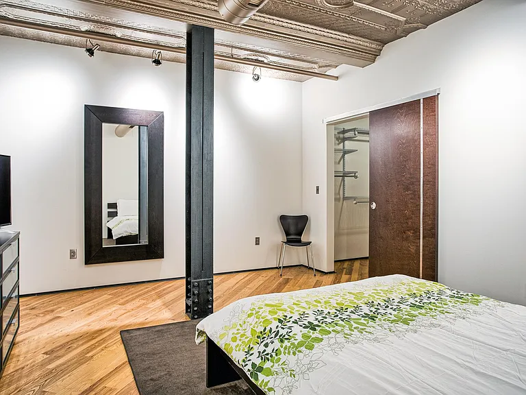 209 E 3rd St #3C — Photo 8