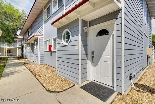 1664 Beach Blvd Photo 1
