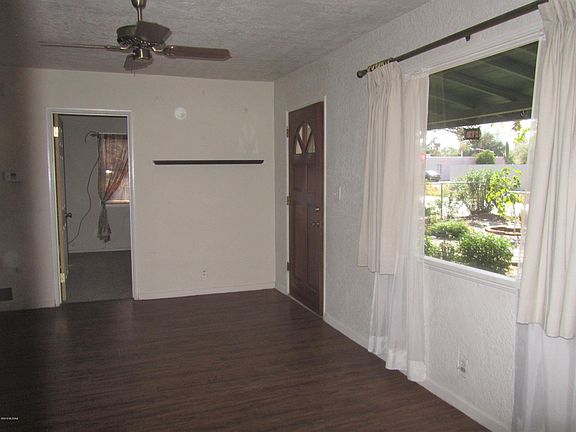 4th image of 2208 N Northway Ave