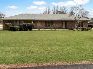 904 Pine Dr, Tylertown, MS 39667