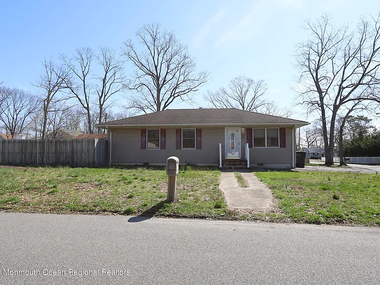 585 Sica Ln — Photo 1