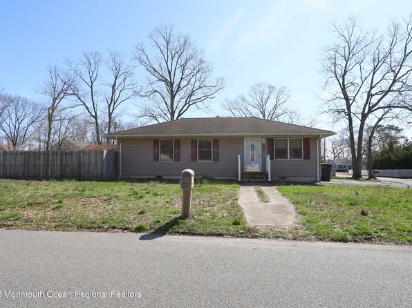 585 Sica Ln, Toms River, NJ 08753
