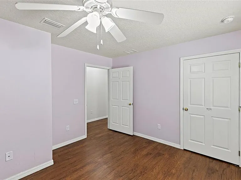 206 E Catawba St — Photo 5