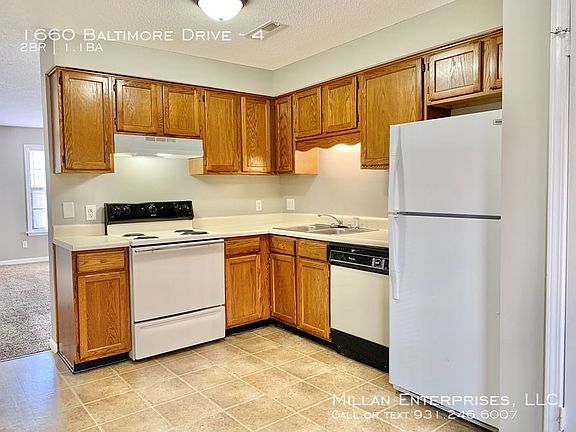 3rd image of 1660 Baltimore Dr APT 4