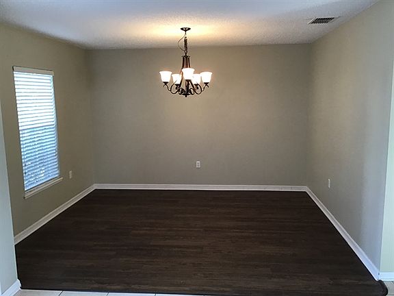 3rd image of 2900 Ariel Ave