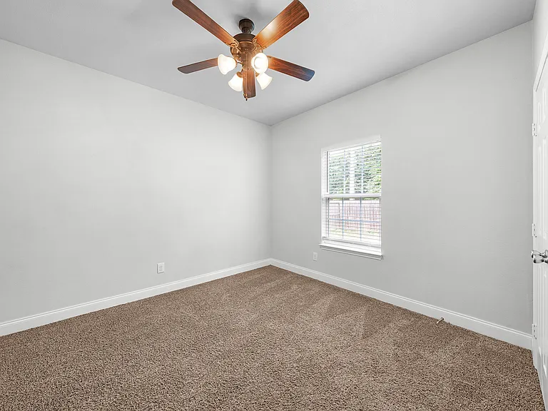 4810 Jefferson St — Photo 22