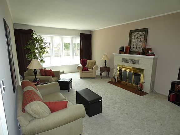 2nd image of 1710 Burlington Blvd