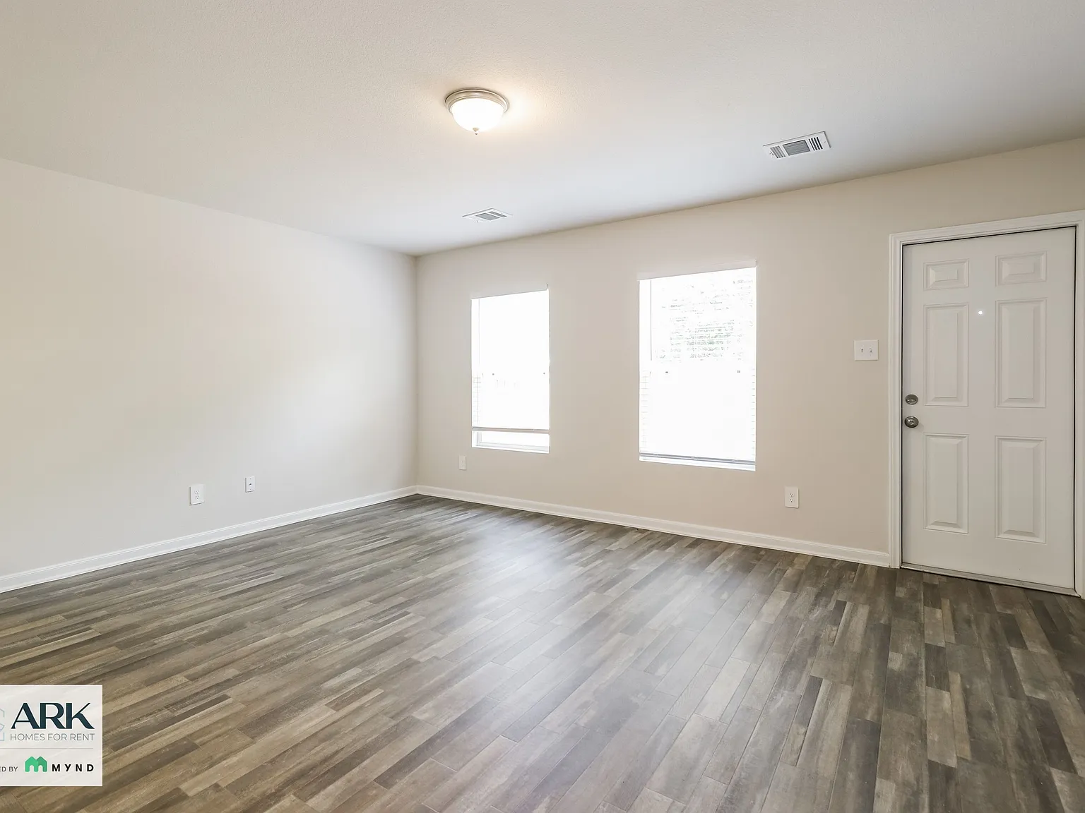 4 bed, 2.0 bath, 1400 sqft, $1,675 — Photo 4