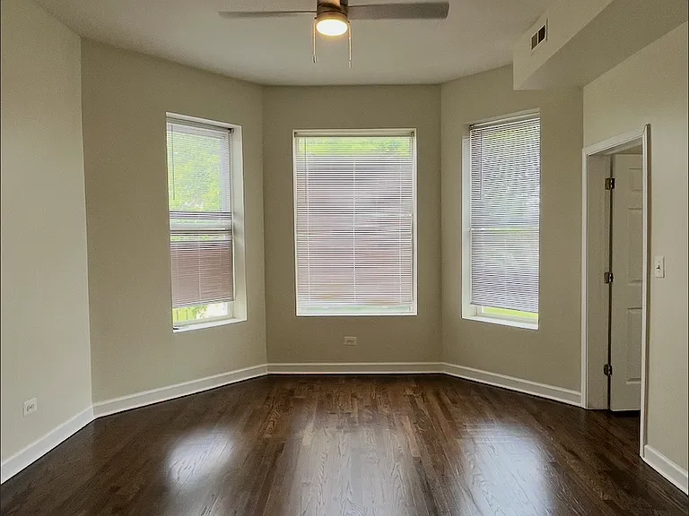 1541 S Central Park Ave #2 — Photo 4