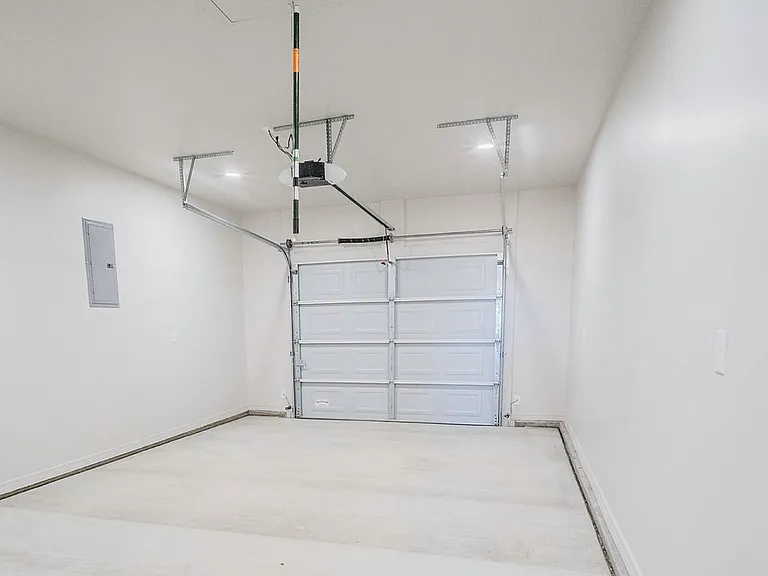 19001 Sierra Madre Dr — Photo 12