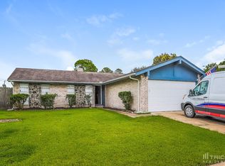 9903 Old Towne Ln, Sugar Land, TX 77498