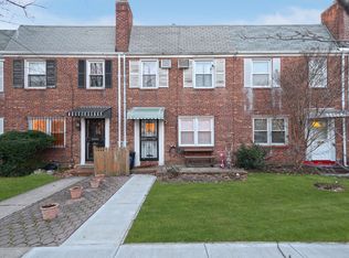 7656 167th St, Fresh Meadows, NY 11366