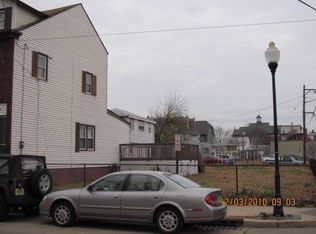 110 S King St, Gloucester City, NJ 08030
