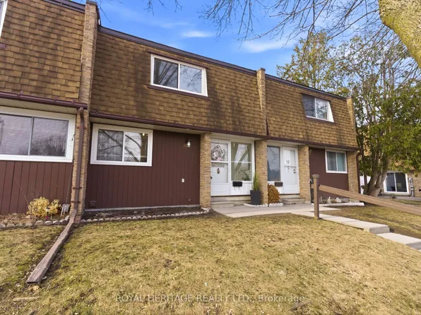 740 Chamberlain St #9, Peterborough, ON K9J 4M3