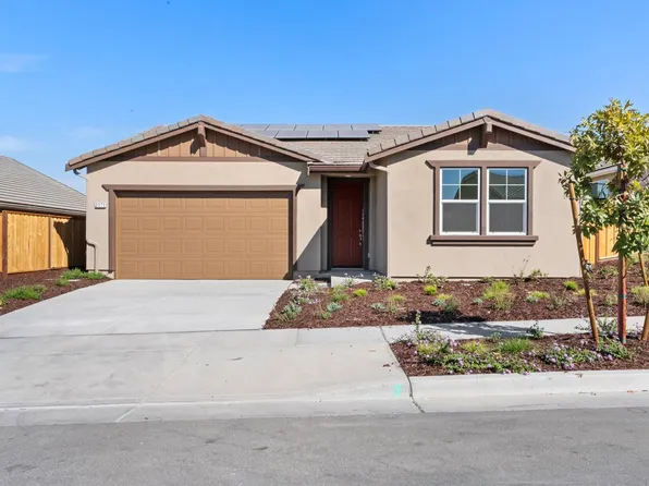 2070 Fuchsia Dr, Hollister, CA 95023