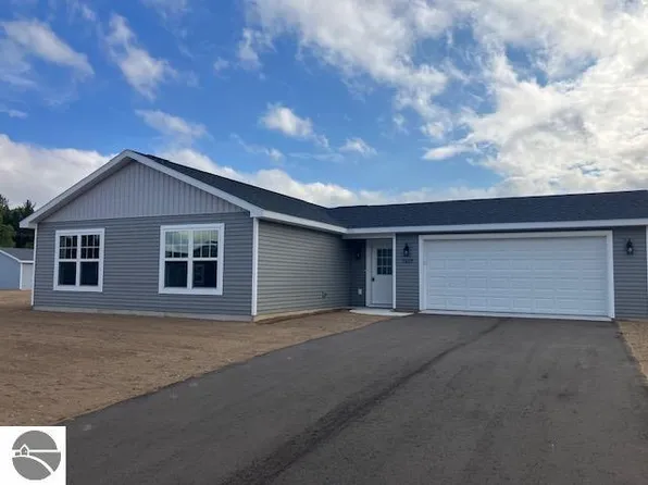 2607 Plover Dr #37, Traverse City, MI 49685