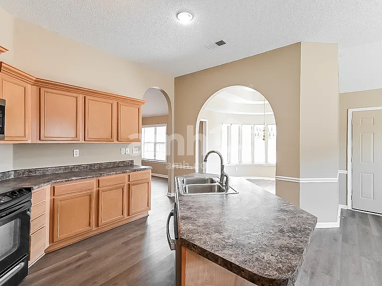 5216 Rockyford Ln — Photo 6