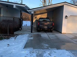 9151 Malwayne Dr NW, Malvern, OH 44644