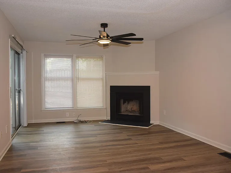 120 Union Jack Ln — Photo 4