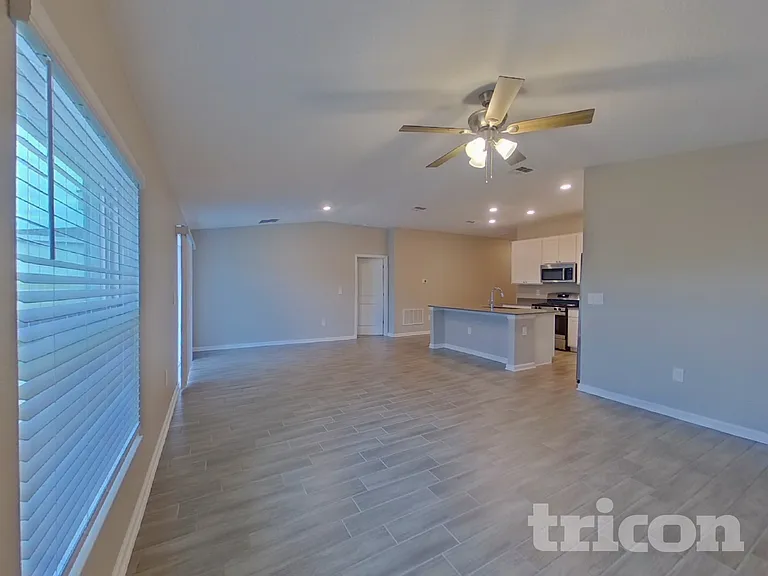 9496 Revere Ave — Photo 2