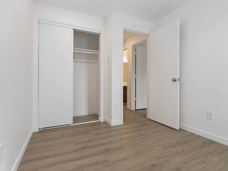 Glacier Park Apartments — Photo 35
