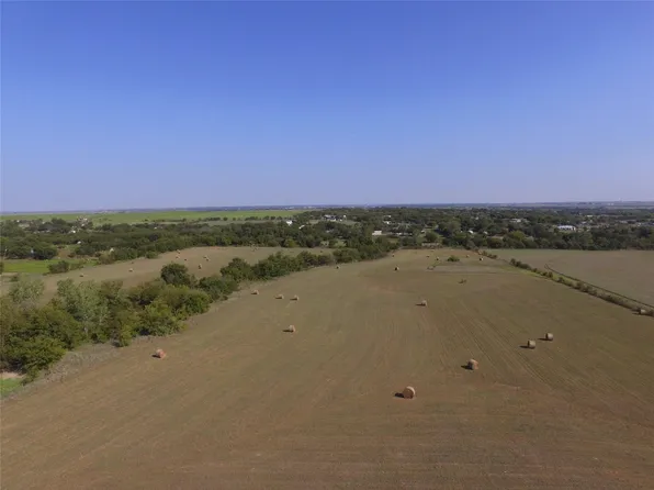 6156 Sky Rd, Joshua, TX 76058