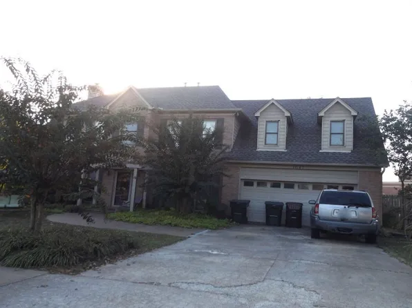 1047 Heather Lake Dr, Collierville, TN 38017
