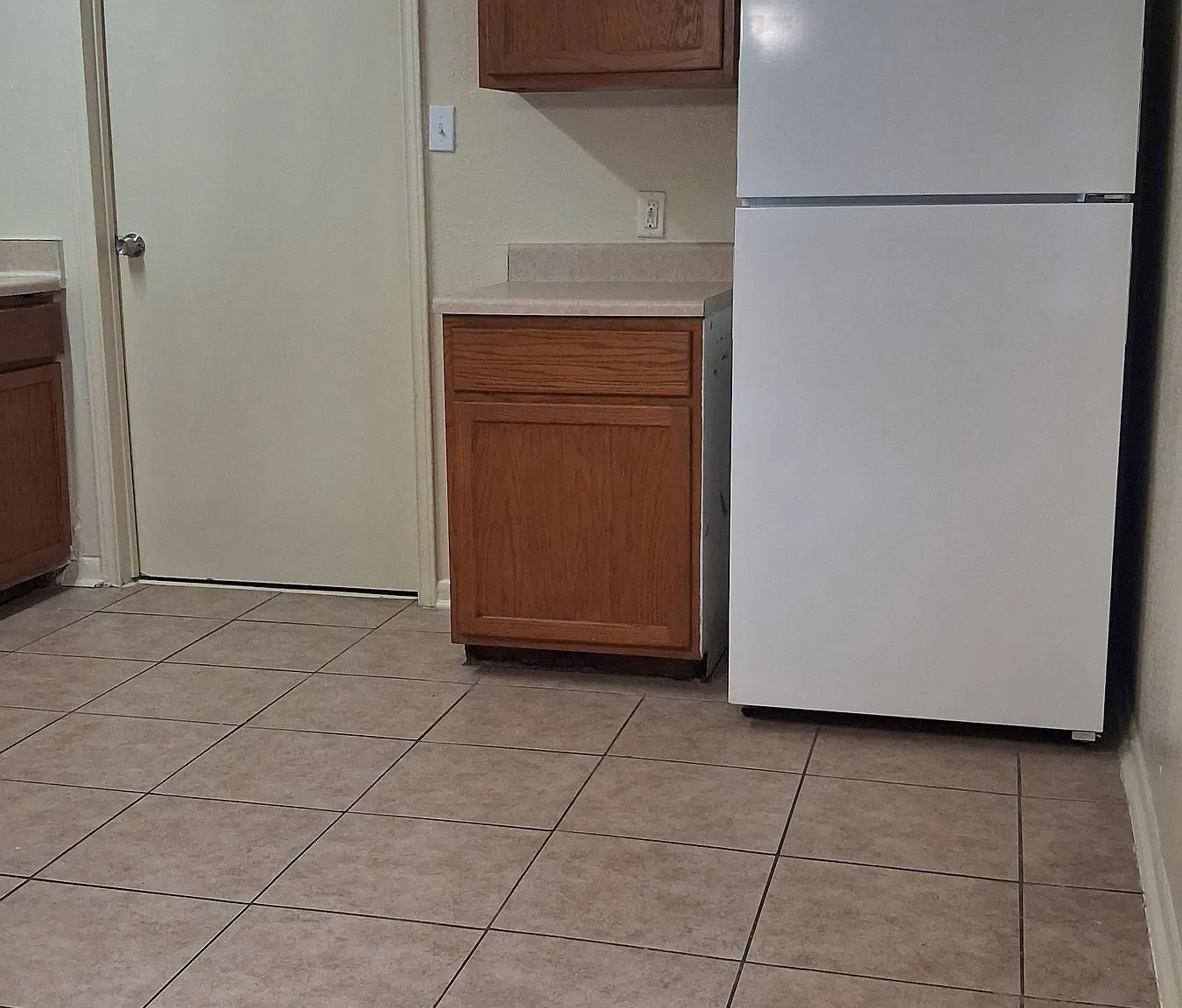 3 bed, 1050 sqft, $1,299 — Photo 2