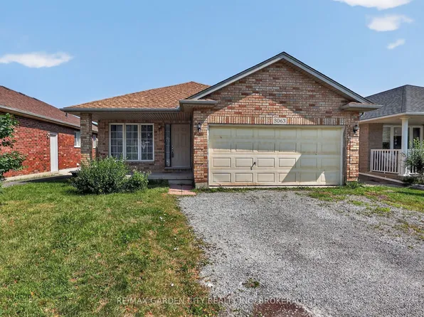 8063 Citation Rd, Niagara Falls, ON L2H 3E5