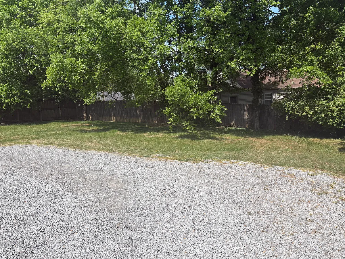 Building Photo - 1305 Haysboro Ave