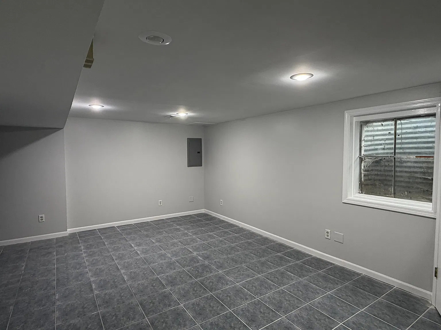 212 Walker Dr — Photo 4
