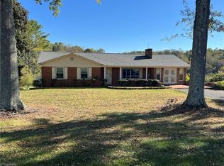 208 Precinct Rd, Pilot Mountain, NC 27041