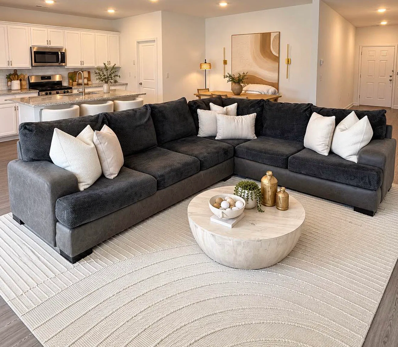 5 bed, 2.5 bath, 2178 sqft, $2,300 — Photo 3