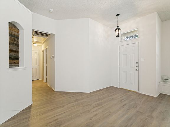 3rd image of 7063 Juniper Dr