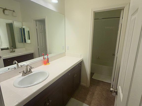 2nd image of 2655 Fallsview Rd