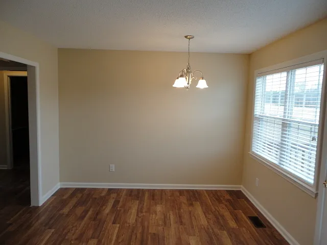 96 Imperial Dr — Photo 5
