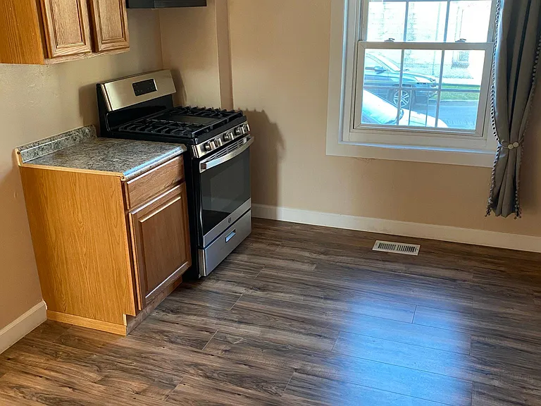 1546 N Campbell Ave #1 — Photo 7
