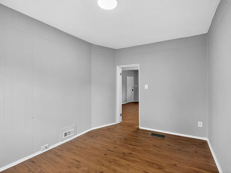 5446 Narcissus Ave — Photo 14