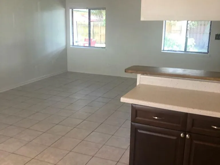 210C Pierce Ave — Photo 2
